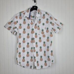 Free Planet Printed Poplin Short Sleeved Button Up Pineapple  Men's SZ Medium
